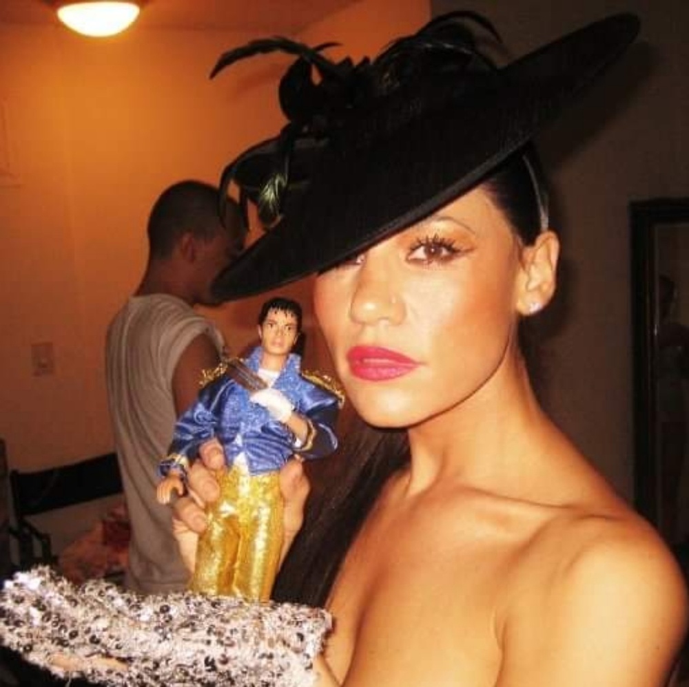 Black retro feather hat